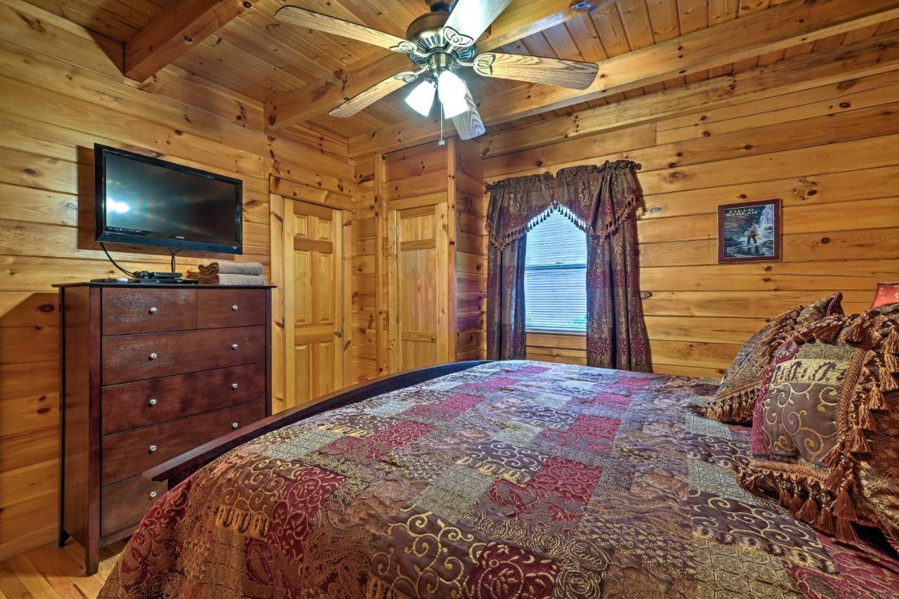 הוילה סביירוויל Pigeon Forge Cabin With Hot Tub, Grill And Pool Table! מראה חיצוני תמונה