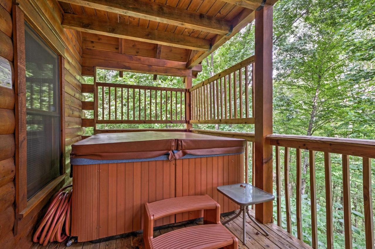 הוילה סביירוויל Pigeon Forge Cabin With Hot Tub, Grill And Pool Table! מראה חיצוני תמונה